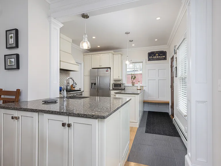 176 Beacon St #2 — Photo 12