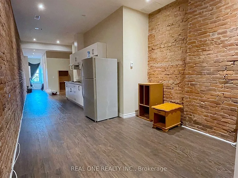 173 King St E #2 — Photo 3