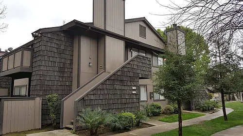 1190 S Winery Ave Photo 1
