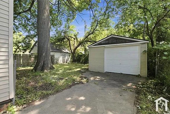 13512 Griggs St — Photo 24