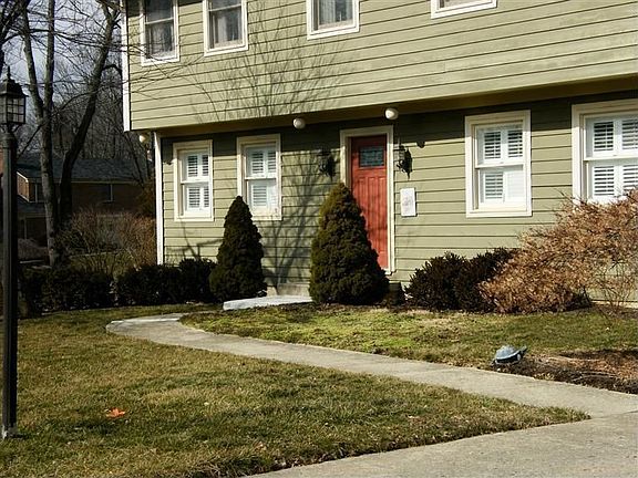 4th image of 289 Hilltop Dr