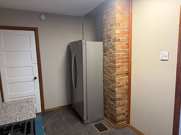 3rd image of 3230 6th Ave #1