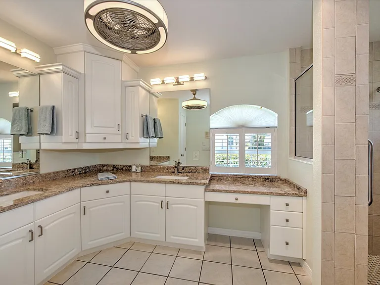 61 Long Meadow Ln — Photo 17