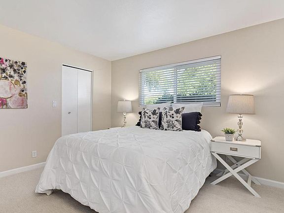 4th image of 1076 Mohr Ln APT A