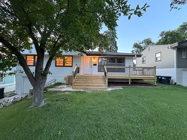 7518 Spring St — Photo 3