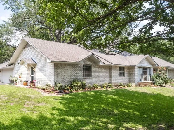 1700 Everglades Dr, Tyler, TX 75703