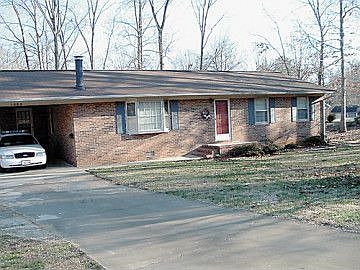 1st image of 1002 N Garden Ave