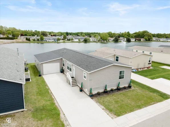 6280 Square Lake Dr, Kimball, MI 48074