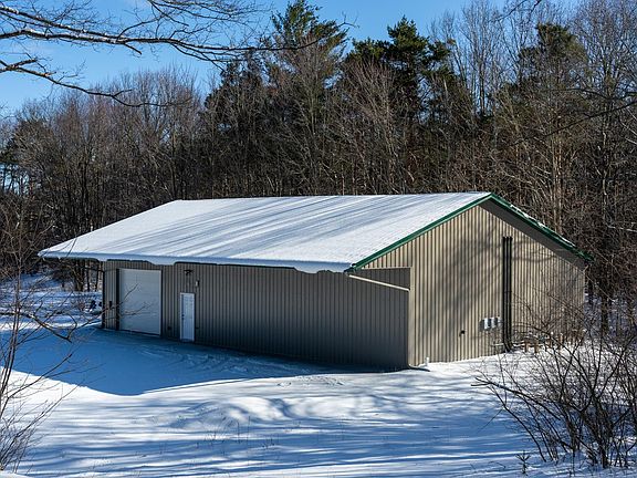 3rd image of 8555 Eleven Mile Rd