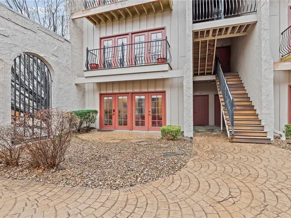 1111 W 46th St APT 34, Kansas City, MO 64112