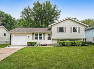 1835 W 55th St, Davenport, IA 52806