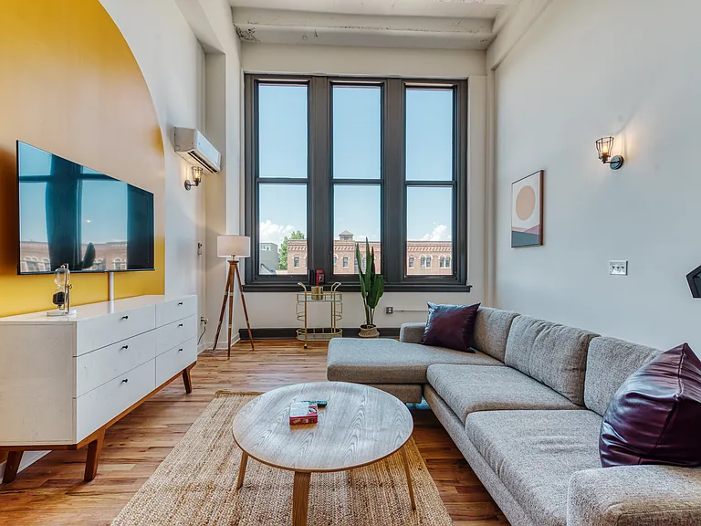 West Lofts — Photo 8