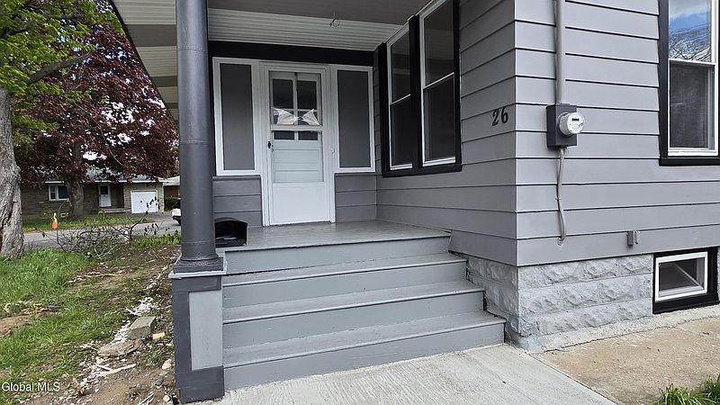 2nd image of 26 Lawnwood Avenue