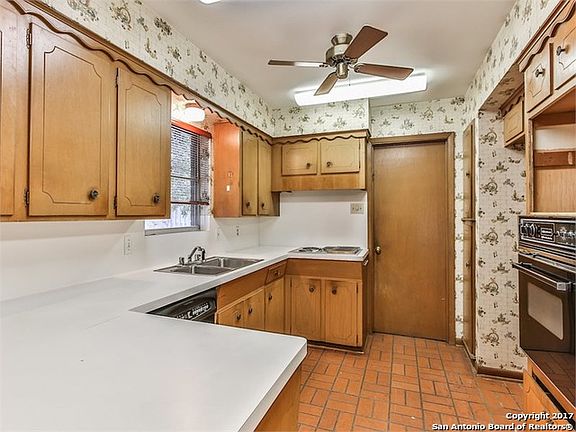 5th image of 12414 Barryknoll Ln