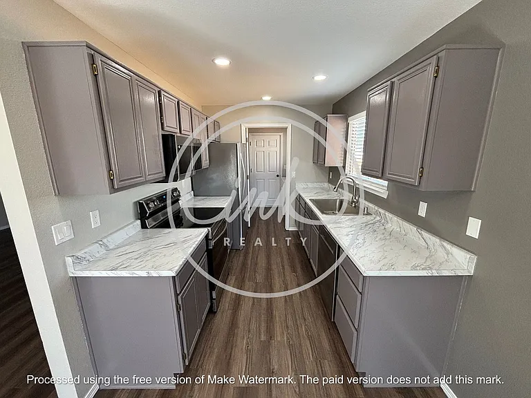 1320 E Marion Russell Dr — Photo 4