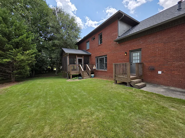 4556 Magnolia Dr — Photo 12