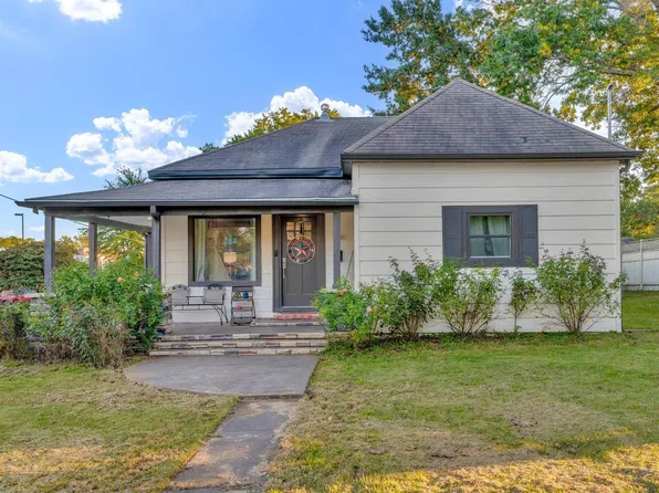 3301 SW 7th St, Topeka, KS 66606