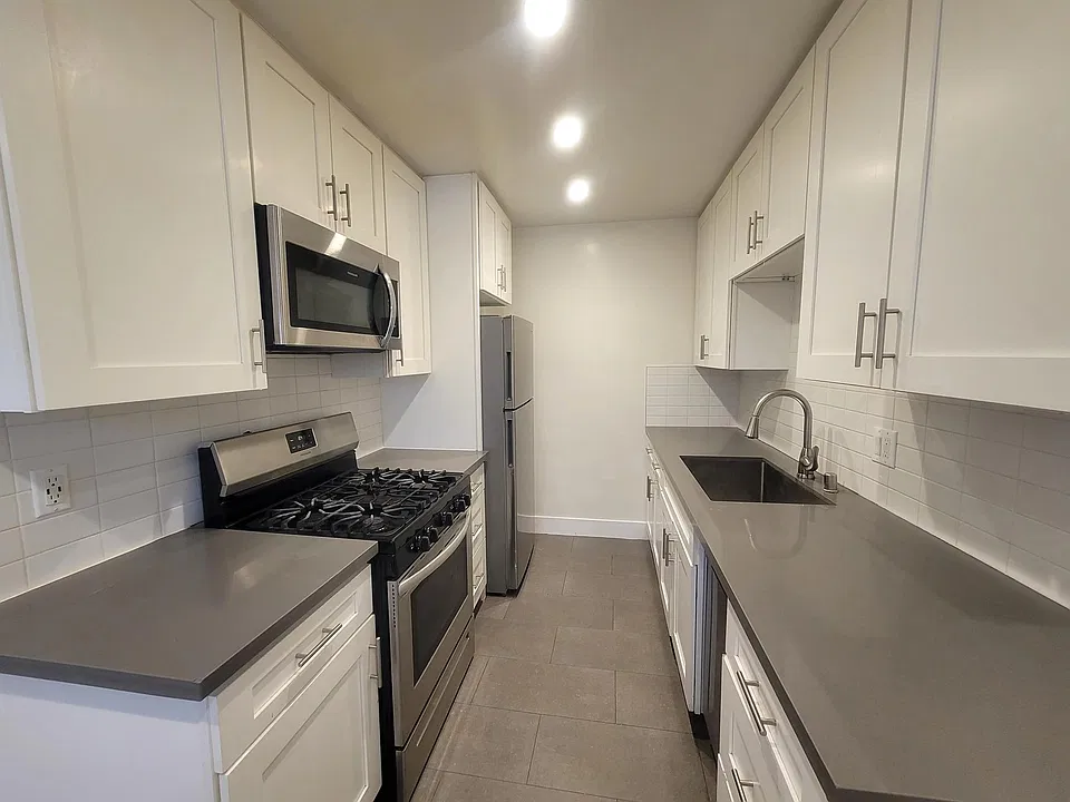 1841 S Manhattan Pl #2X1A