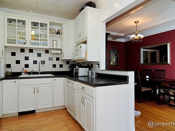 997|=|Kitchen Dining Room