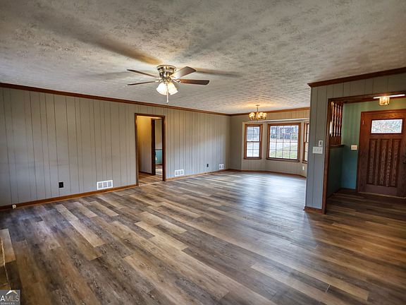 3rd image of 2289 Amberbrook Dr SW