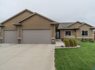 2204 S Monticello Ave, Sioux Falls, SD 57106