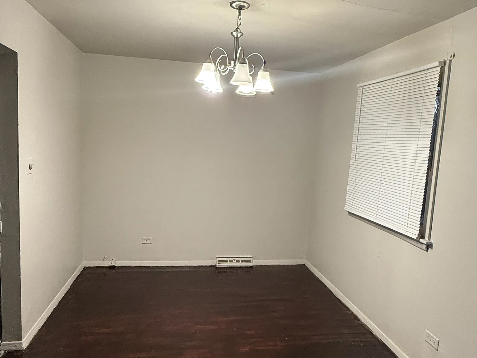 4 bed, 1.5 bath, 1600 sqft, $2,550 — Photo 4