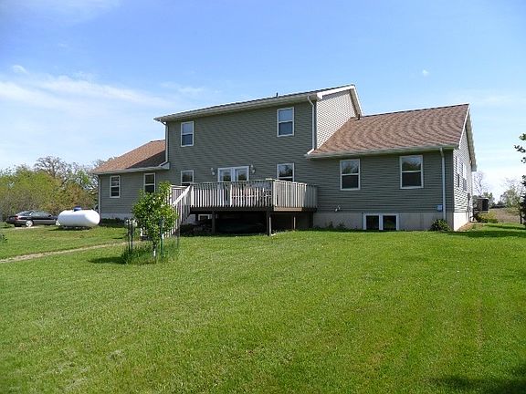 2nd image of 107 Hidden Oaks Ln