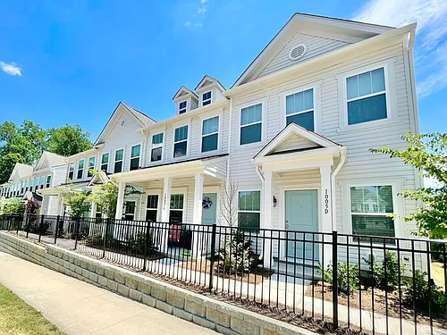 1009 Pine St Photo 1