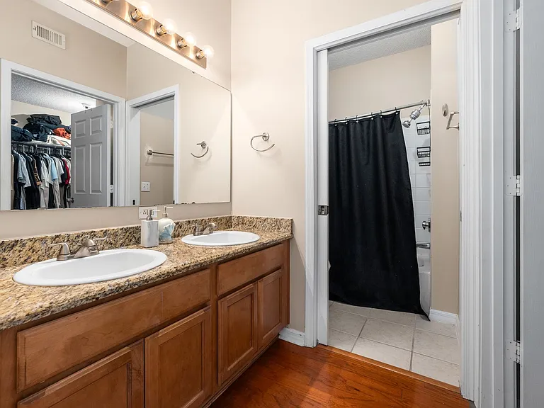 10000 SW 52nd Ave #35 — Photo 21