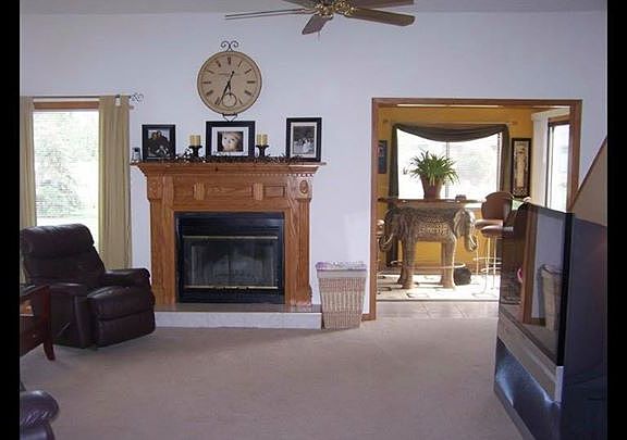 4th image of 1207 Lakewood Dr