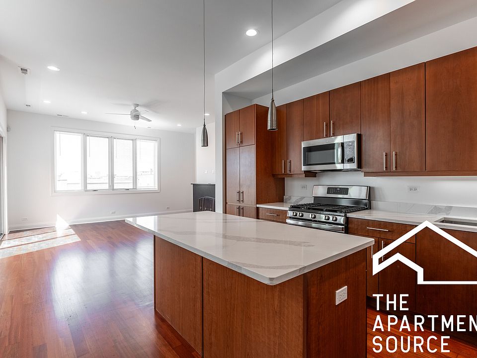 1st image of 1354 W Augusta Blvd #303