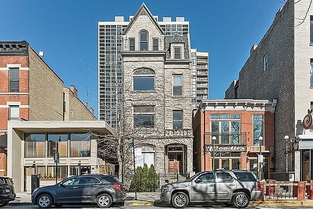1539 N Wells St #4 — Photo 1