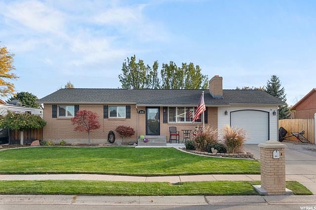 1st image of 2135 W Arthur Dr