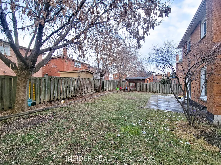 98 White Blvd — Photo 3
