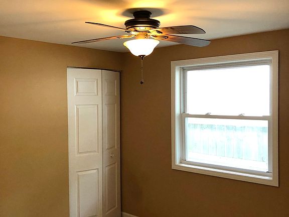 5th image of 319 Amarillo Dr