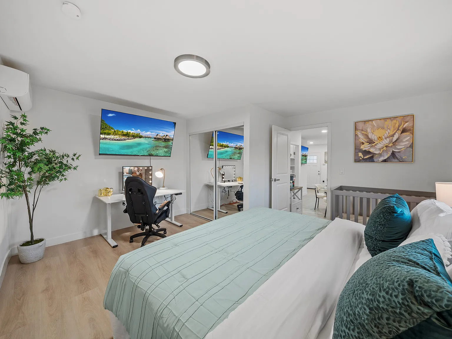 2 bed, 500 sqft, $4,900 — Photo 4