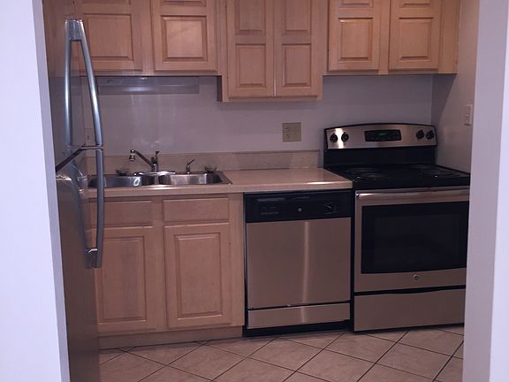 5th image of 2446 Forest Dr APT 102