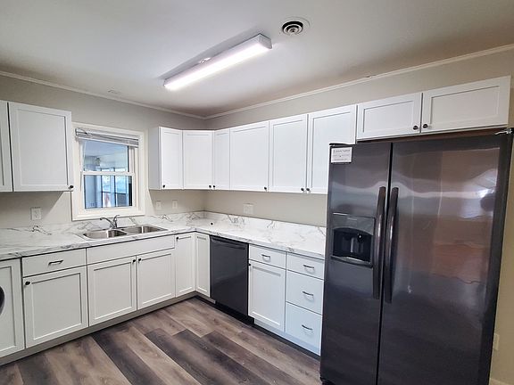 3rd image of 5320 Pioneers Blvd