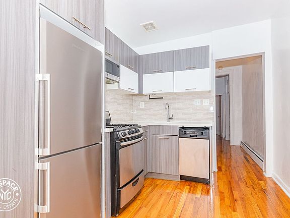 2nd image of 33 Montrose Ave #2LFX