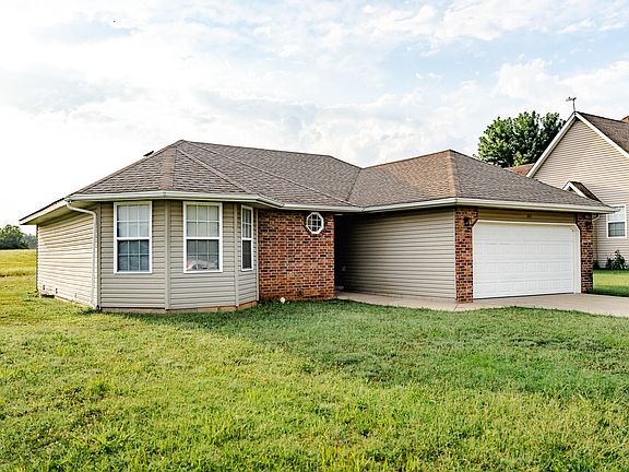 2nd image of 1211 Woodland Ridge Drive
