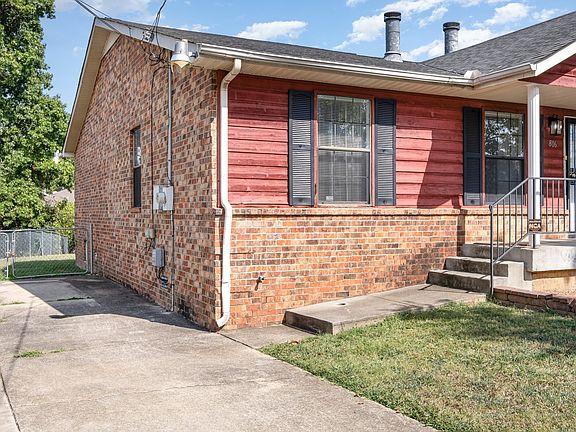2nd image of 806 Charlie Pl