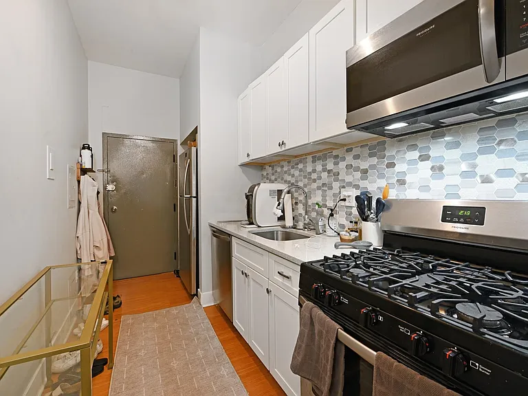 193 Ogden Ave #2D — Photo 10