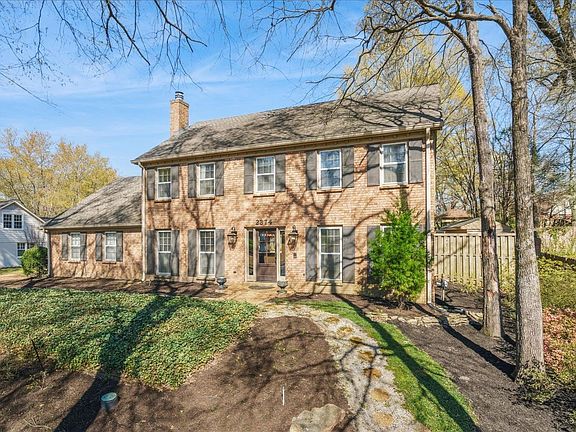 2nd image of 2374 Stratfield Dr