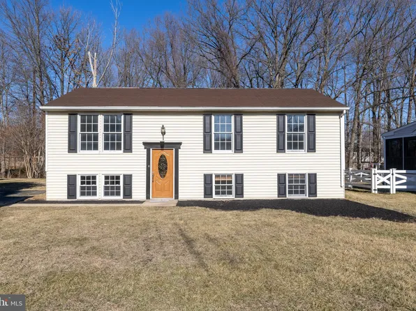 75 Midland Dr, Newark, DE 19713