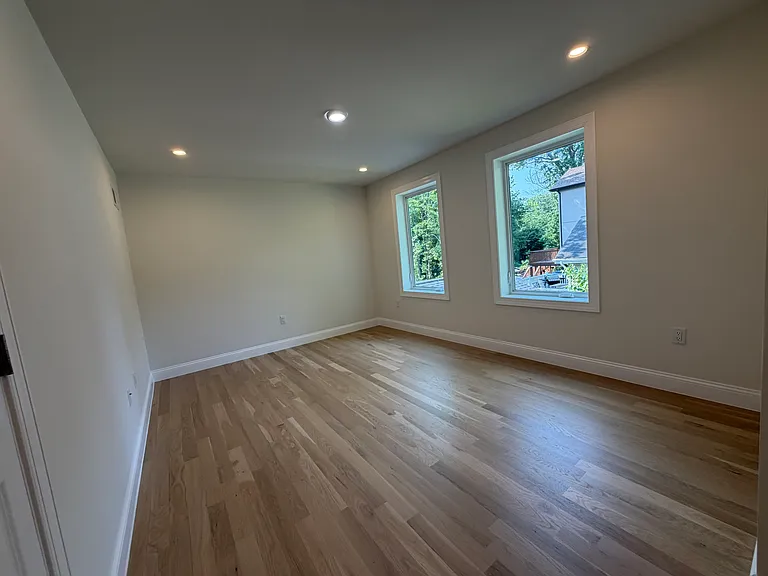 262 Maine Ave #2 — Photo 3