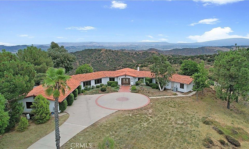 1st image of 21525 Valle Vis
