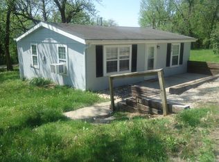 908 Ellsworth St, Excelsior Springs, MO 64024