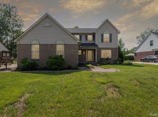 1948 Woodbine Dr, Canton, MI