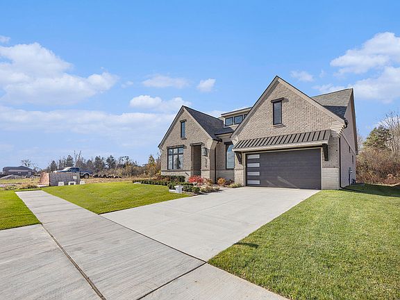2nd image of 57439 Meadowridge Dr