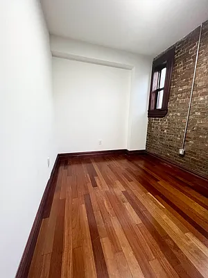 Rented by Bond New York | media 22